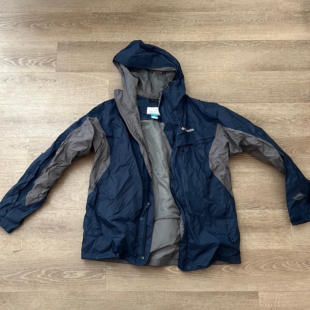 Men’s Columbia rain jacket